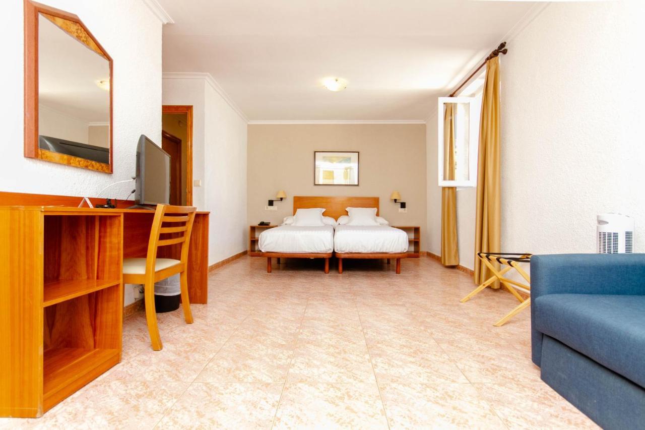 אל קאמפיו Hostal San Juan מראה חיצוני תמונה