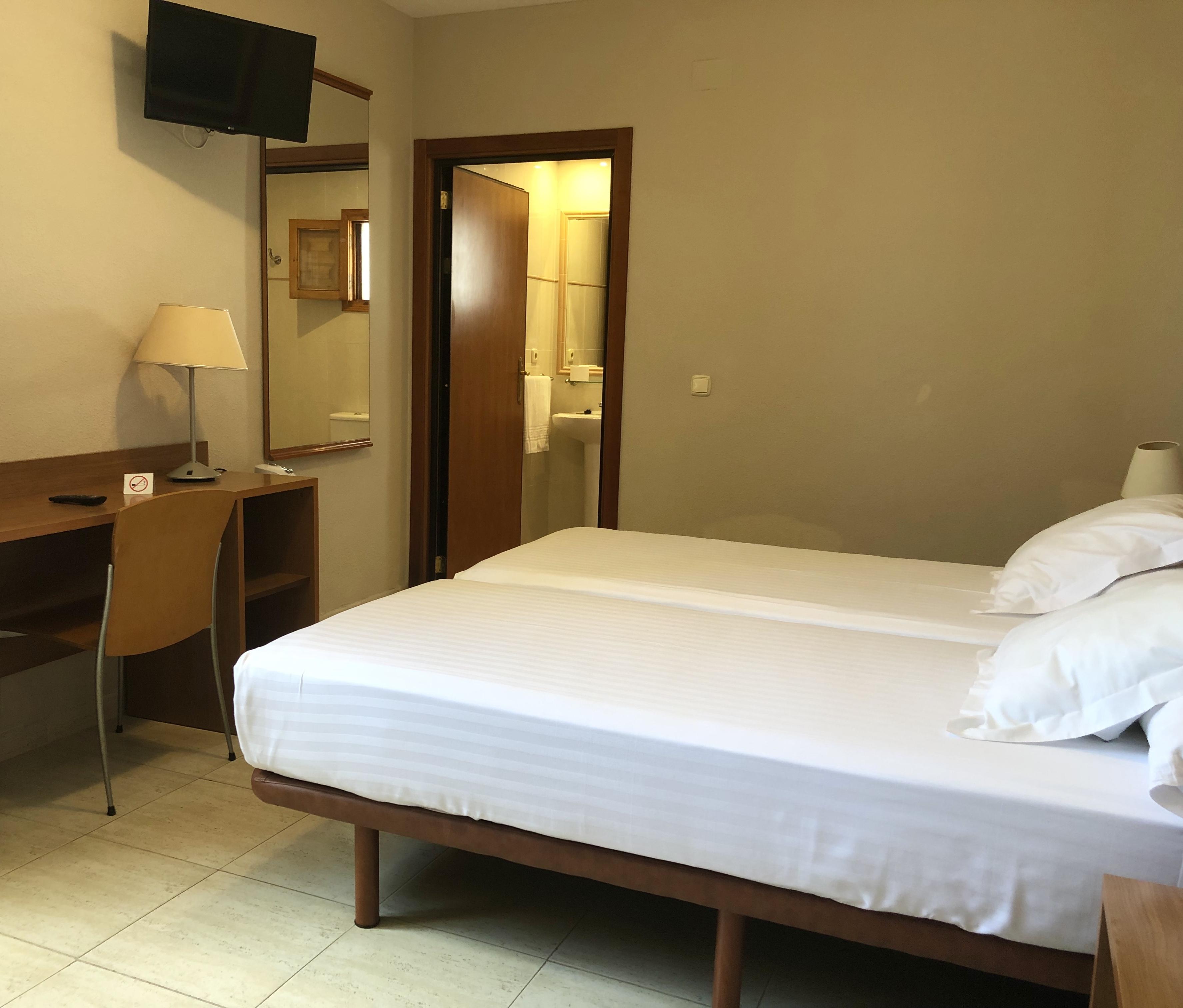 אל קאמפיו Hostal San Juan מראה חיצוני תמונה