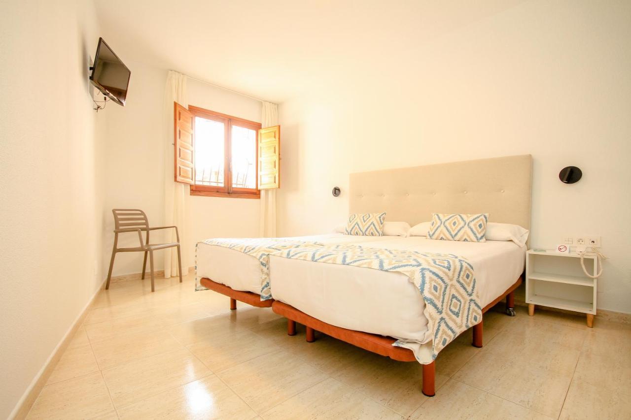 אל קאמפיו Hostal San Juan מראה חיצוני תמונה