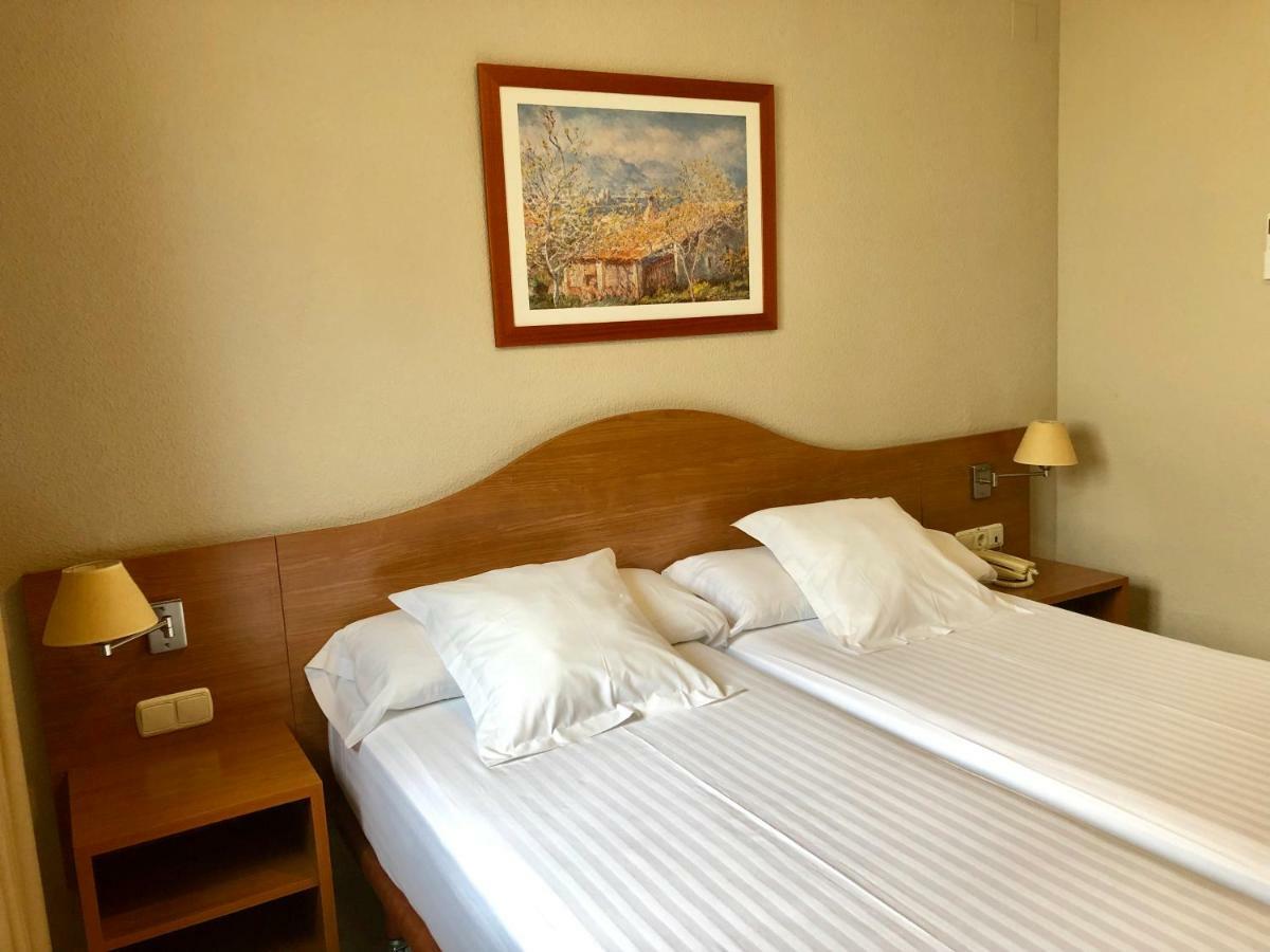 אל קאמפיו Hostal San Juan מראה חיצוני תמונה
