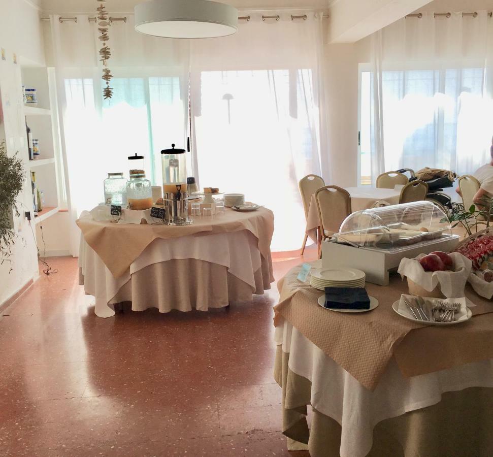 אל קאמפיו Hostal San Juan מראה חיצוני תמונה