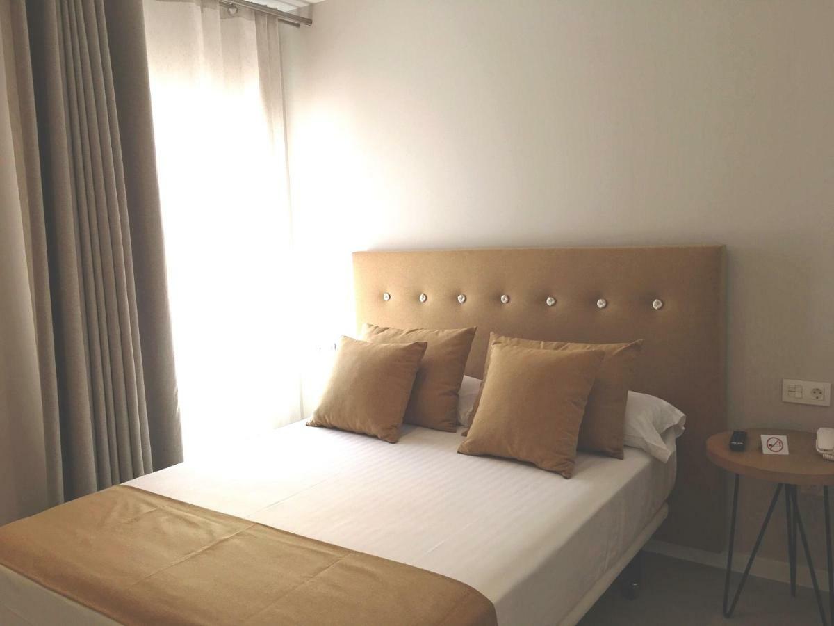 אל קאמפיו Hostal San Juan מראה חיצוני תמונה